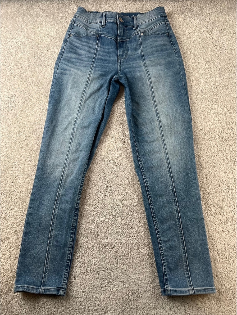 White House Black Market WHBM Tapered Ankle Jeans Women’s Blue Denim Size 4